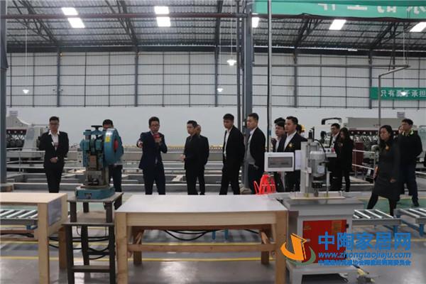 新巖素整體家居復(fù)合加工中心開業(yè)